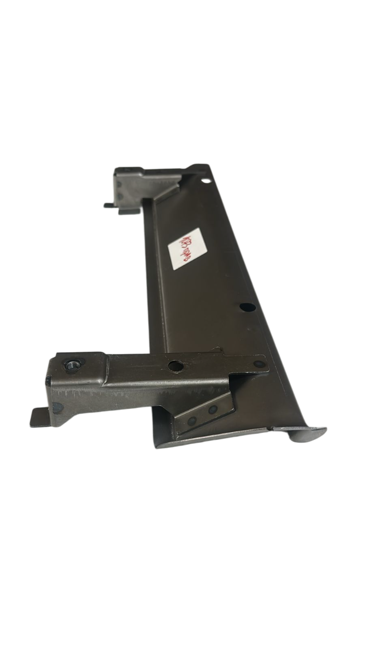 Поперечина кронштейна сидения ВАЗ НИВА (ПРАВАЯ)