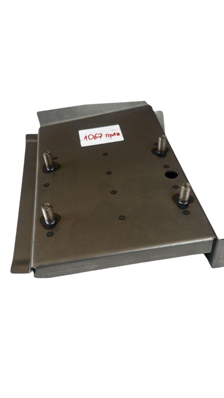 Площадка крепления реактивной тяги ВАЗ"НИВА" (ПРАВАЯ)