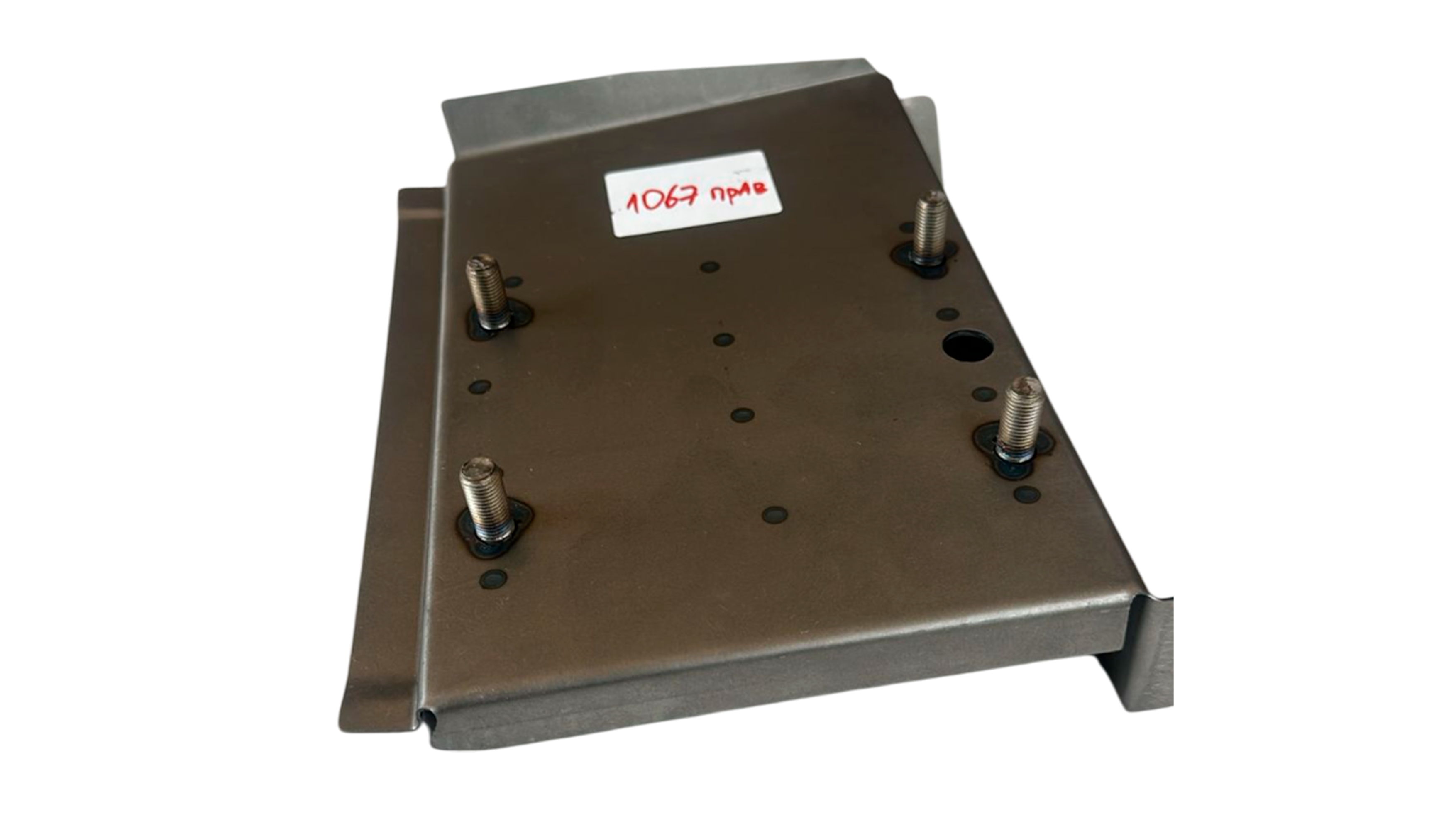 Площадка крепления правой реактивной тяги на ВАЗ "НИВА"