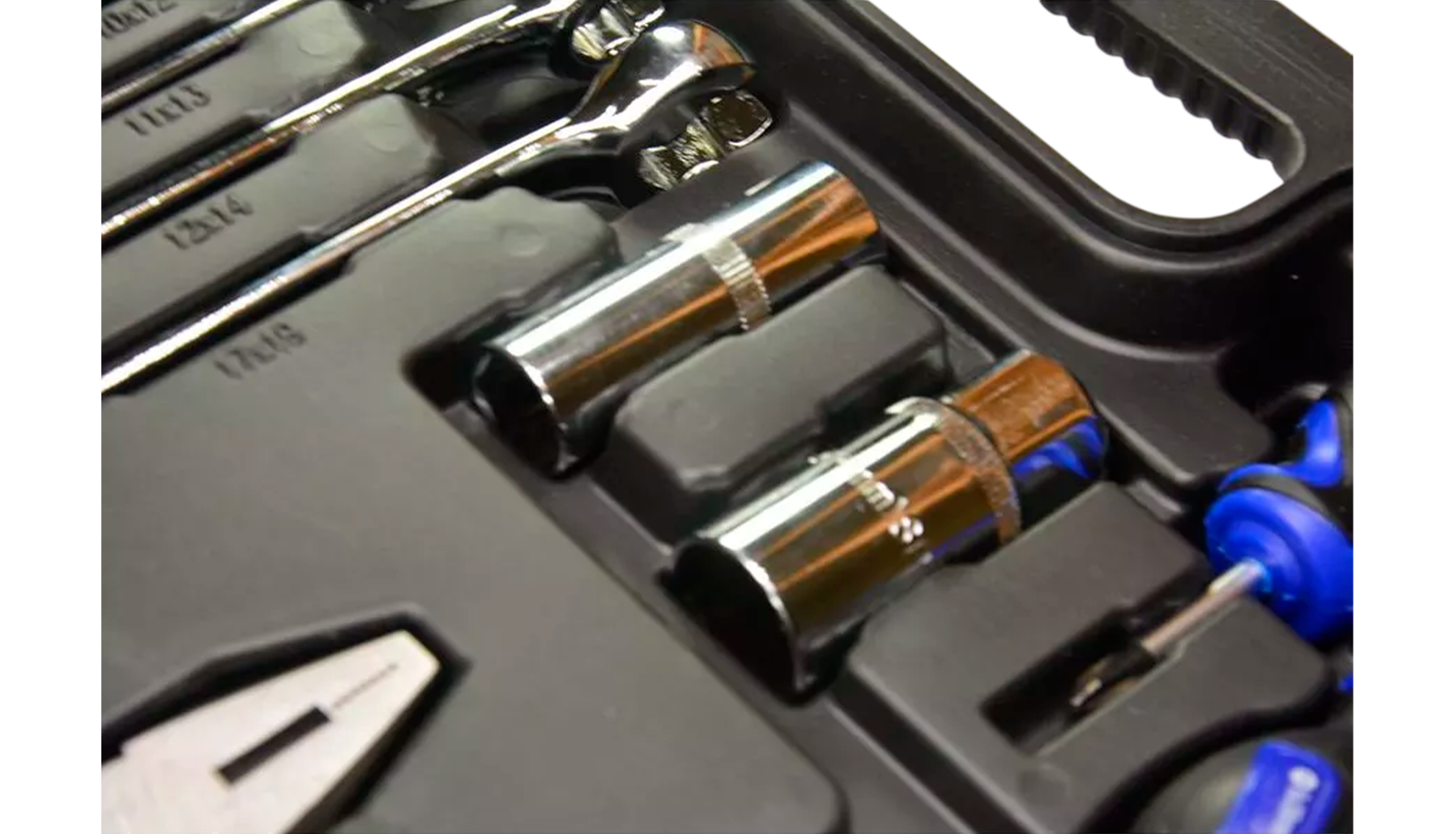 Наборы инструментов 142 предмета (Павлово: 1/4 + 3/8 + 1/2)